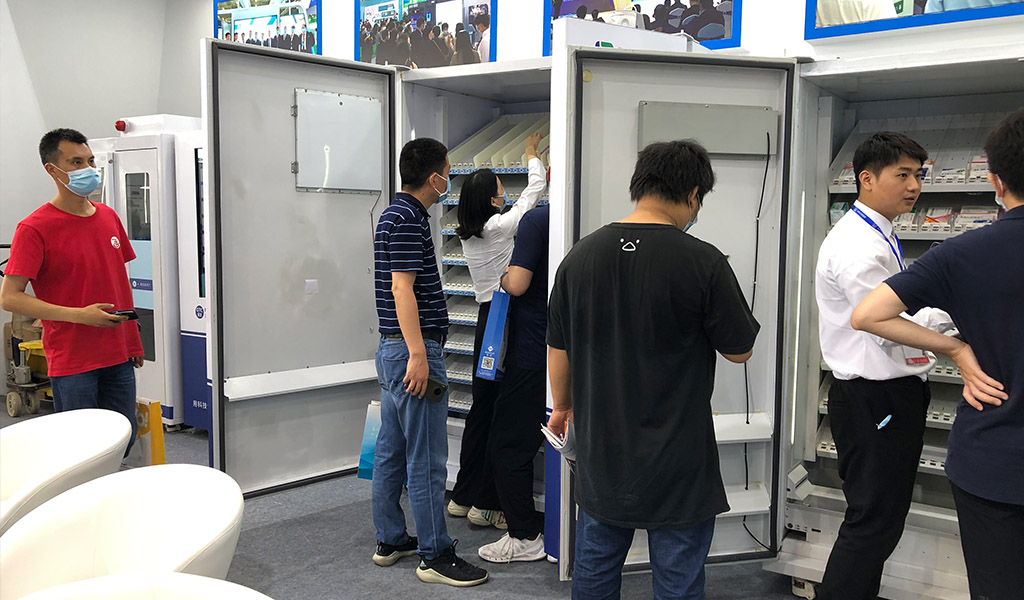 Automatic pill dispenser