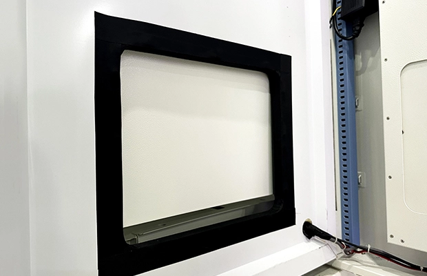 Electric pickup port vending machine for medications