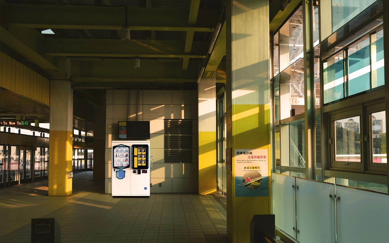 phone case vending machine-11