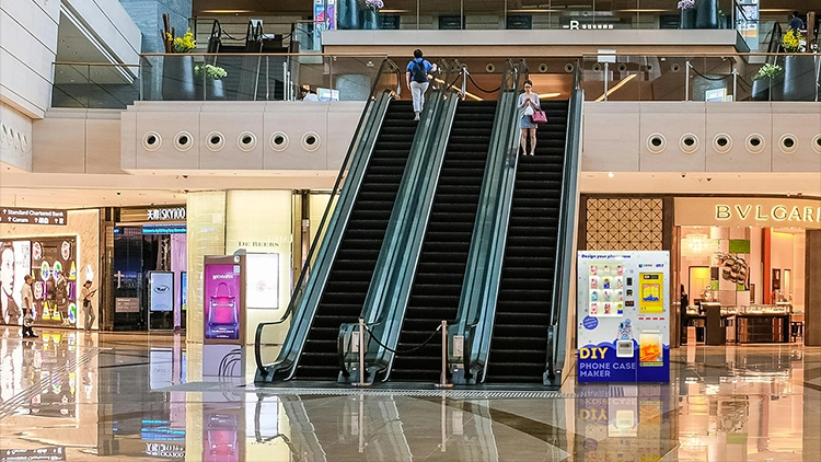phone case vending machine-20